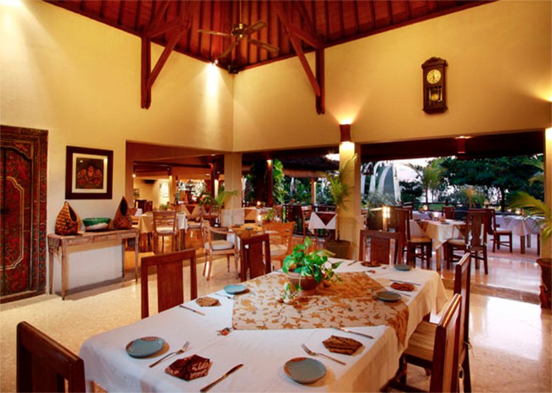 beachfront-4-stars-boutique-hotel-in-kuta-bali-for-sale-dining